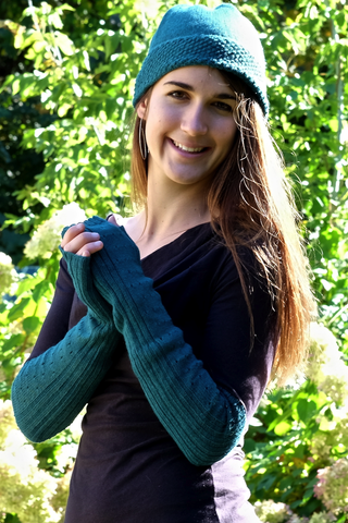 castanets alpaca long fingerless gloves, alpaca gloves, alpaca hat, upland road