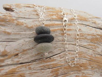 Cairn necklace, 3 pebbles | Upland Road